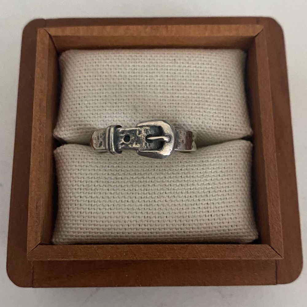 James Avery Retired Belt Buckle Ring